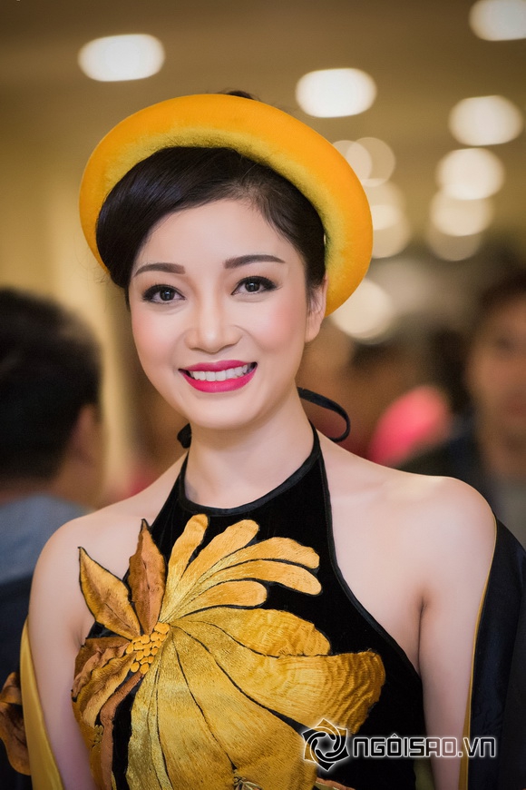 Sao việt,sao viet,ca sĩ phạm thu hà,giọng ca bán cổ điển,phạm thu hà diện áo dài