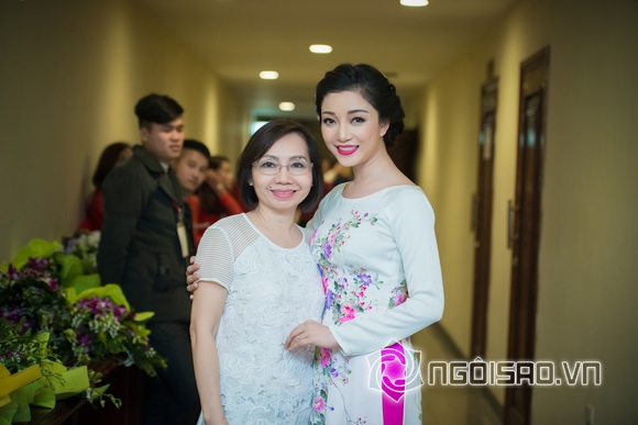 Sao việt,sao viet,ca sĩ phạm thu hà,giọng ca bán cổ điển,phạm thu hà diện áo dài