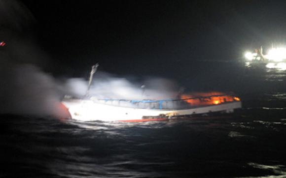 Cháy tàu,cháy tàu cá,cháy tàu ở Hàn Quốc,2 người Việt mất tích