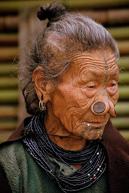Bộ tộc,bộ tộc kỳ quái,bộ tộc ăn tro người chết