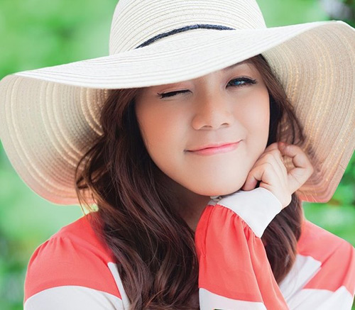Mina Ngân Hương,Con Bướm Xuân,Con Bướm Xuân 5 thứ tiếng