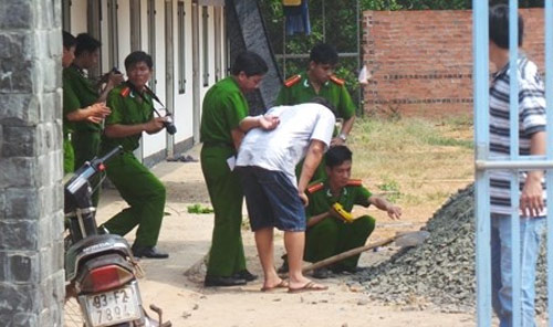 Giết người hàng loạt,Vào nhà trọ giết 2 người,Đâm chết 2 người,Vụ án giết người