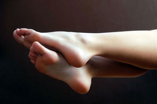 Giúp bạn loại bỏ những khó chịu trên đôi chân của mình