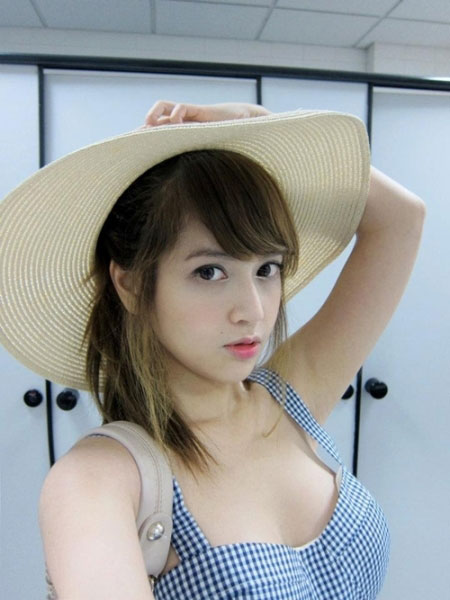 Macy Pine,Hot girl việt,Búp bê Barbie Việt