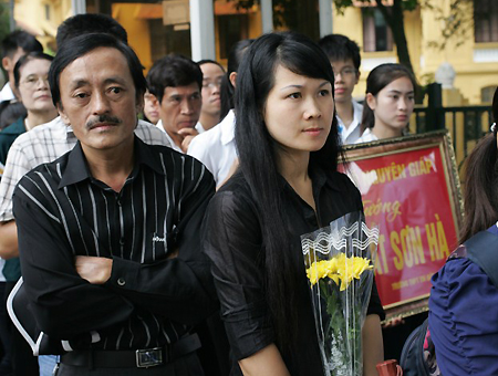 Ngắm những bà xã xinh đẹp của các sao