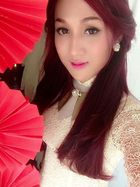 Những cô gái chuyển giới xinh đẹp