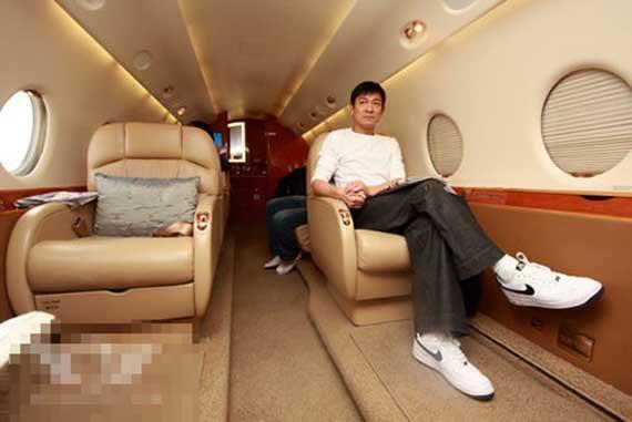 Lưu Đức Hoa,máy bay của Lưu Đức Hoa,Tài tử Hồng Kông