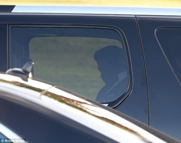 David Beckham,sao bóng đá hàng đầu thế giới,David Beckham bị fan vây kín