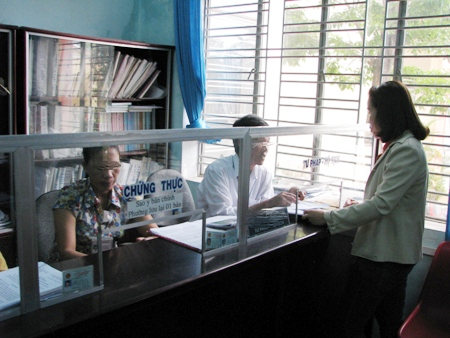 tinh giảm biên chế,công chức mất việc,công chức cắp ô