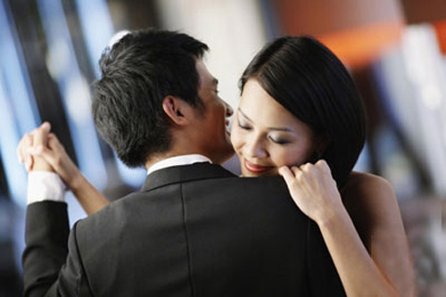  trao than cho nguoi la,moi gap da trao than,moi gap da ngu voi nhau,moi gap da di nha nghi,di nha nghi,nha nghi,tinh yeu,trinh tiet,mat trinh,dan ba,so khanh