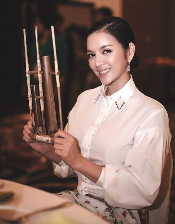 Sao,sao Việt,những kiểu phẫu thuật phẩm mỹ,Hương Tràm,Hồ Quỳnh Hương.