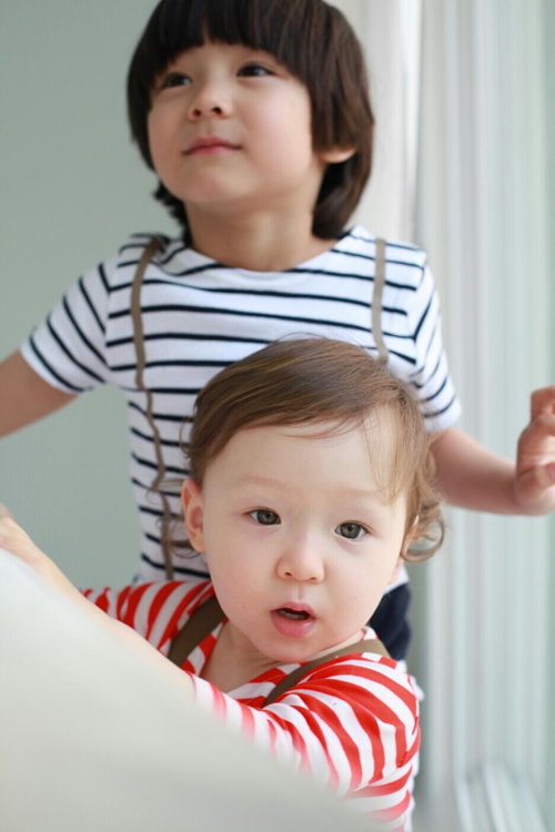 Trẻ,giới trẻ,các cặp anh em lai dễ thương