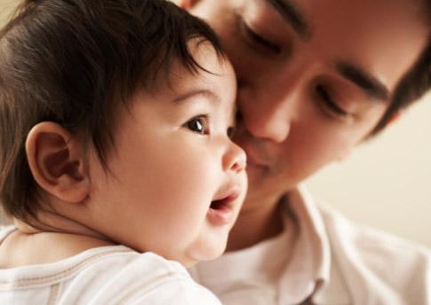 nói lắp,khi con nói lắp,kỹ năng ngôn ngữ,trẻ tập nói