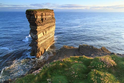 Tháp đá Dun Briste,Mũi Downpatrick,Địa danh du lịch