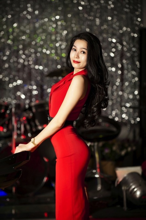 Showbiz Việt,Dương Thuỳ,tài năng mới,9X,Quy Nhơn,chân dài,triển vọng.