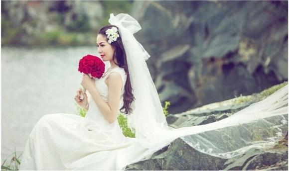 Showbiz Việt,Dương Thuỳ,tài năng mới,9X,Quy Nhơn,chân dài,triển vọng.