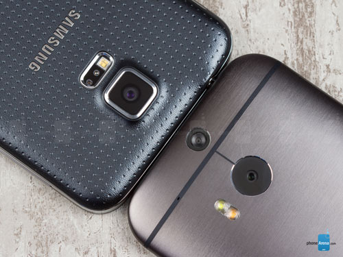Sam sung Galaxy S5,HTC One M8,so sánh,cao cấp,khác biệt,khách hàng.