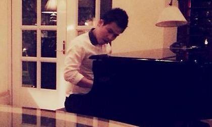 chơi piano khi đang mộng du, chơi piano, mộng du, đánh đàn piano, đánh đàn piano khi đang mộng du, tin, bao
