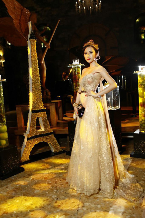 Angela Phương Trinh,Thời trang Angela Phương Trinh,Sao Việt,Sao Viet,Bà mẹ nhí