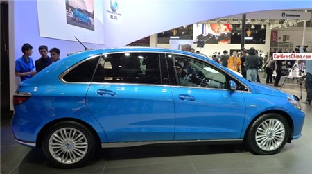 Xe đẹp,xe liên doanh,Daimler- BYD,đèn pha,kích ứng,thiết bị,đặc trưng,trải nghiệm,xế sang.