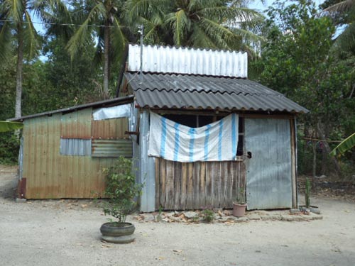 Yêu râu xanh,Hiếp dâm trẻ em,Giết người,Thả xác trôi sông