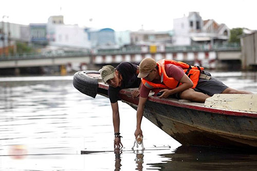 Vừa đi vừa khóc,phim Việt,yêu động vật,chú mèo,cộng đồng.