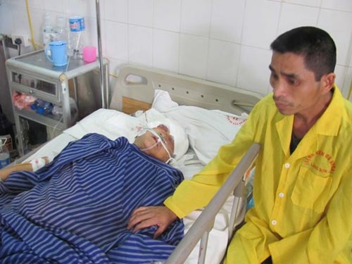 Bố đánh chết con,Bố giết con,Dùng cối đánh chết con