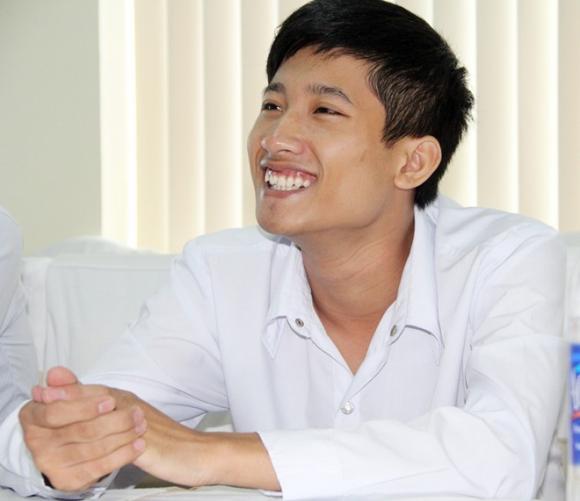 Thủ khoa đại học,Nguyễn Hữu Tiến,Bùi Chí Hướng