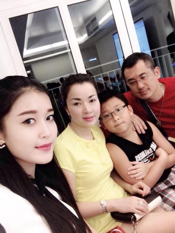 Hotgirl,hotgirl Việt,mẹ ruột,các bà mẹ hotgirl,xinh đẹp,trẻ trung,ngày của mẹ.