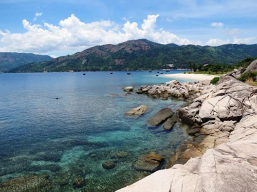 Hòn Nưa,Du lịch biển,Vịnh Vũng Rô