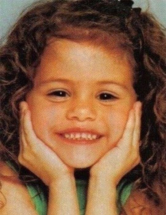Selena Gomez,diễn viên,ngôi sao,ảnh thơ ấu,dễ thương,xinh xắn.