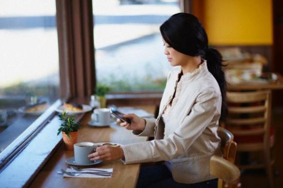 chồng ngủ với bạn,ngoại tình,bạn ngủ với chồng