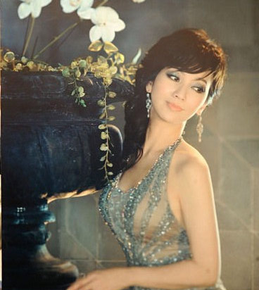 Sao Hoa Ngữ,Triệu Nhã Chi,diễn viên,người đẹp,đóng phim đầu tiên,TVB.
