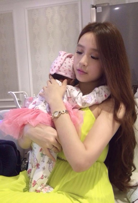 Huyền Baby,Midu,Vân Hugo,Mi Vân,Hot girl Việt
