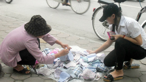 Nguy hại từ khẩu trang vỉa hè,khẩu trang,khẩu trang vỉa hè
