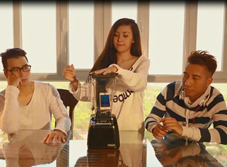 Hot girl tự phong,Lối sống trẻ,Bà Tưng,Kenny Sang