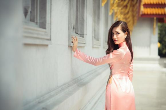 Dương Hiểu Ngọc,NTK Tommy Nguyễn,Bộ sưu tập Hoa Xuân 
