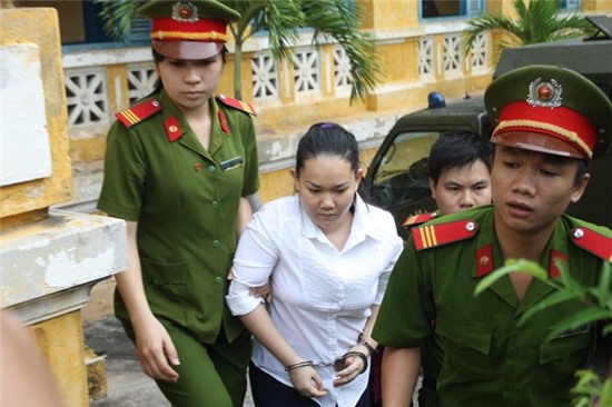 Bảo mẫu,Hồ Ngọc Nhờ,đạp chết,bé trai 18 tháng,đang xét xử