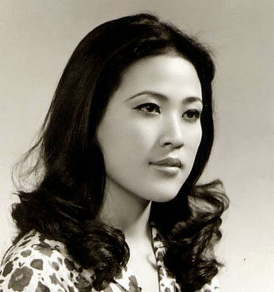 Hoa hậu,ảnh hoa hậu,thời thập kỷ 80,nửa đầu 90,nhiều điểm khác biệt,chưa thẩm mỹ.