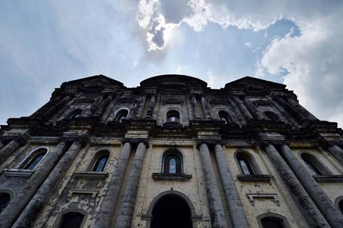 Nhà thờ công giáo lớn nhất châu Á,Nhà thờ Basilica,Thị trấn Taal