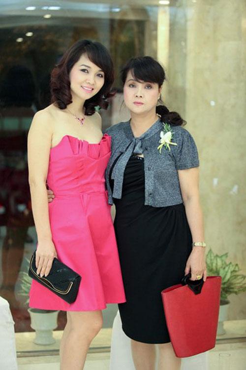 Các bà mẹ sao Việt,các bà mẹ ăn mặc đẹp,sang trọng