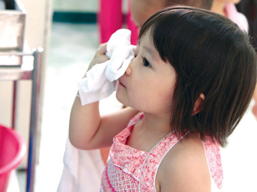 Sức khỏe trẻ nhỏ,1 số sức khỏe không nghiêm trọng của con,mẹ cần biết