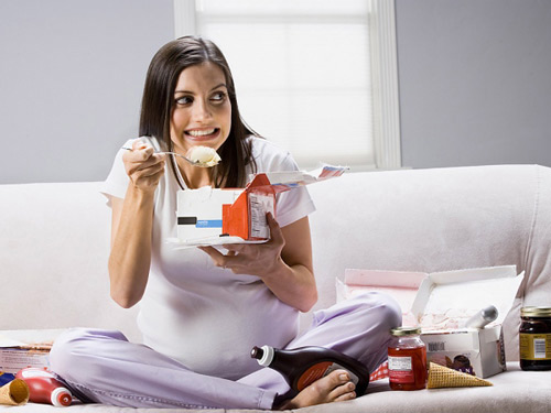 Bà bầu,bà bầu không nên ăn kem,tác hại việc ăn kem