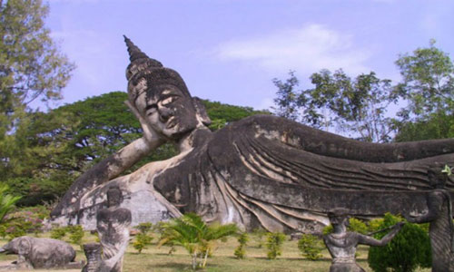 Công viên Phật giáo tại Lào,nhà tù khét tiếng ở Thái Lan,địa đạo Củ Chi