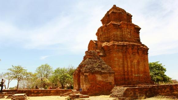 Tháp Chăm Phố Hài,chiêm ngưỡng vẻ đẹp kỳ bí của tháp chăm,du lịch Việt
