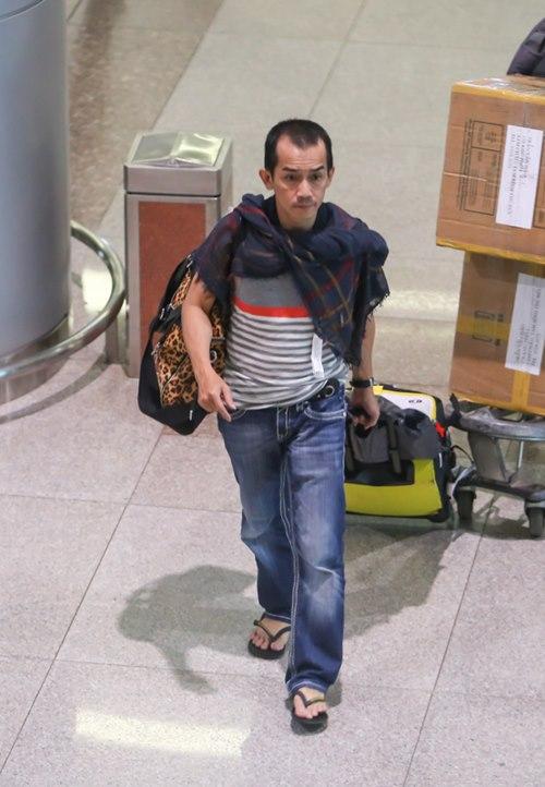 Hoài Lâm,quán quân Gương mặt thân quen tươi rói ở sân bay