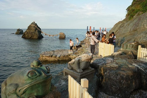 Đá vợ chồng,Du lịch Nhật Bản,vịnh Futami