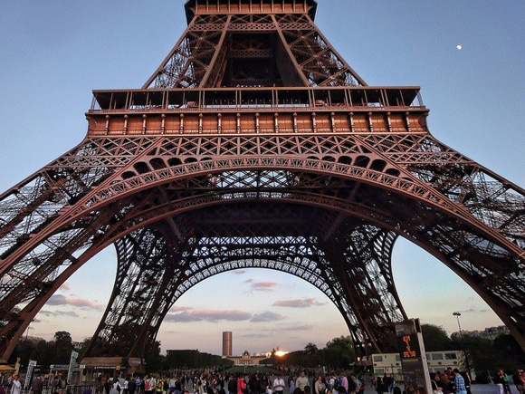 Tháp Eiffel,bí mật về tháp Eiffel,chiêm ngưỡng vẻ đẹp tráng lệ của tháp Eiffel