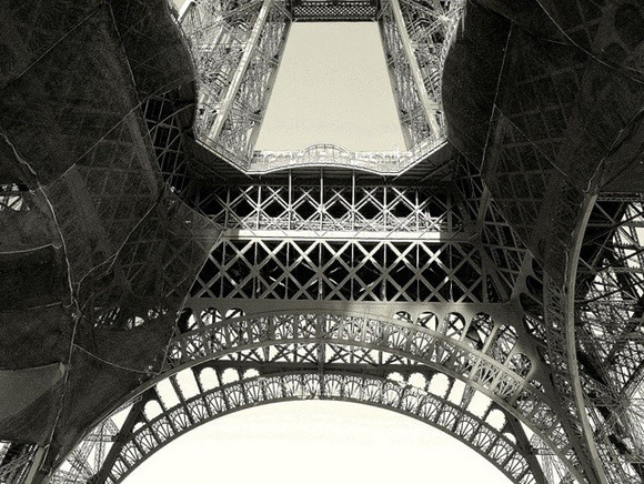 Tháp Eiffel,bí mật về tháp Eiffel,chiêm ngưỡng vẻ đẹp tráng lệ của tháp Eiffel