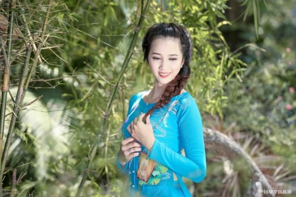 Thủy Phạm,Người mẫu Thủy Phạm,Thủy Phạm,hướng về biển đông,mặc hướng về biển đông,Thuy Pham,thoi trang bien dong,NTK Tuấn Hải